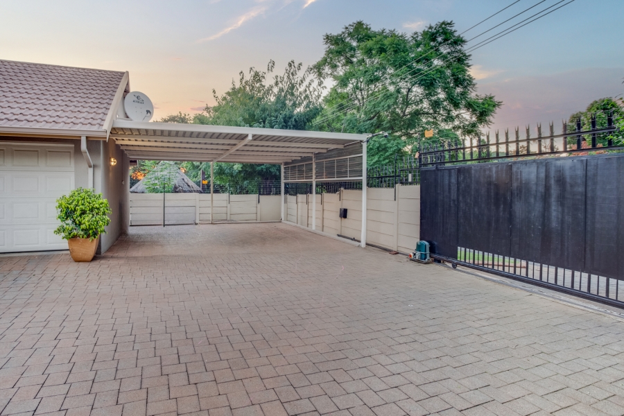 4 Bedroom Property for Sale in Cresta Gauteng