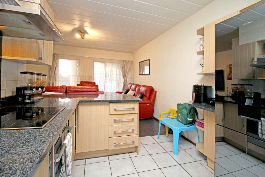 2 Bedroom Property for Sale in Sundowner Gauteng