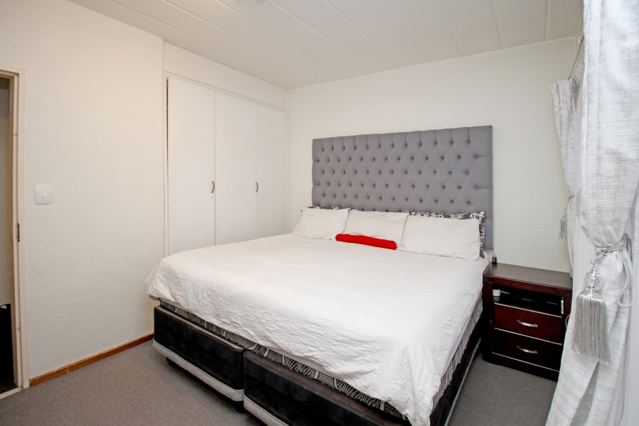 2 Bedroom Property for Sale in Sundowner Gauteng