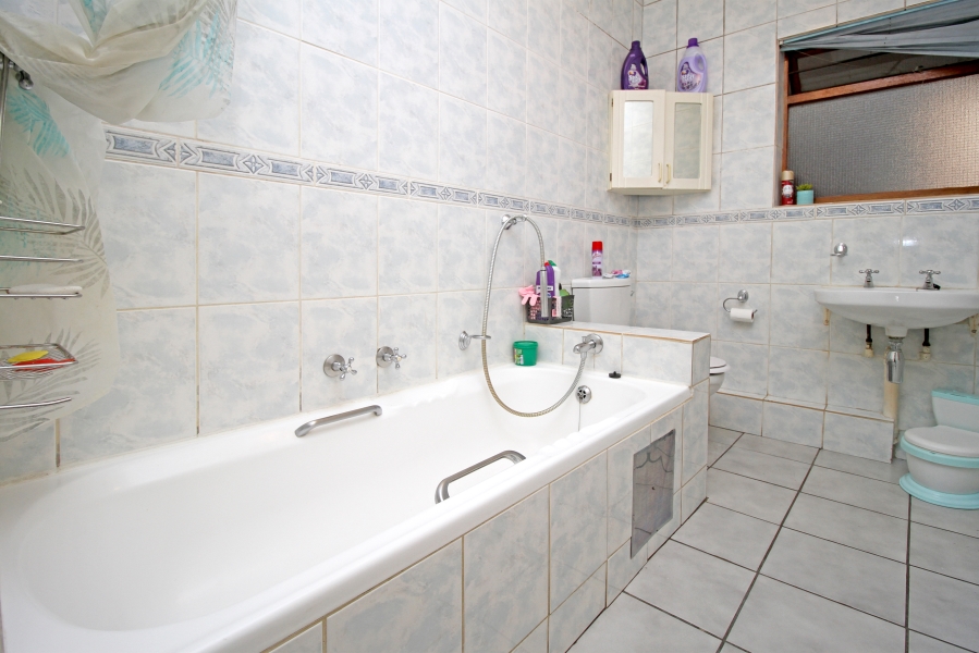 2 Bedroom Property for Sale in Sundowner Gauteng
