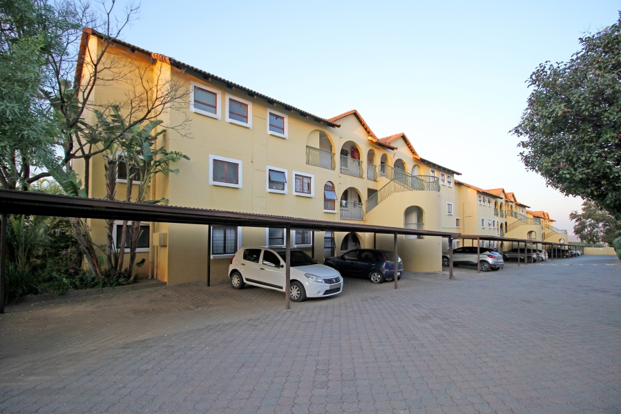 2 Bedroom Property for Sale in Sundowner Gauteng