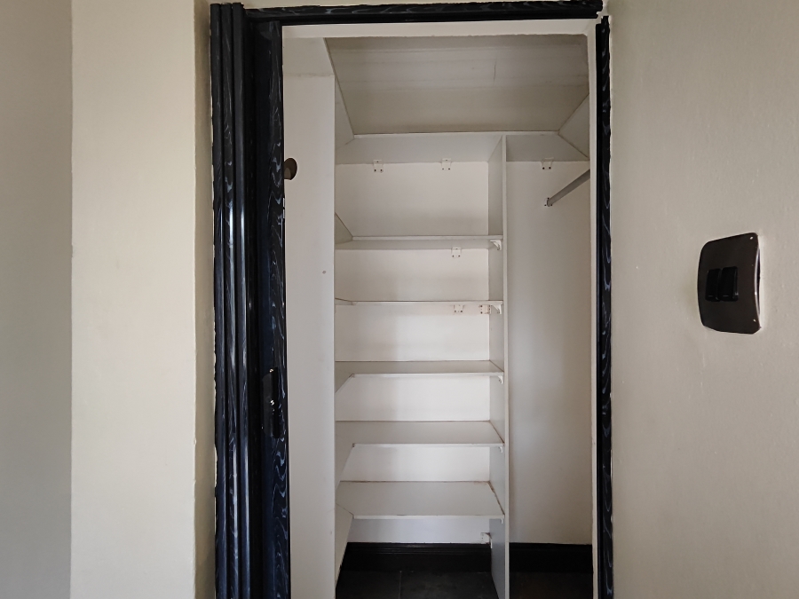 To Let 1 Bedroom Property for Rent in Meyerspark Gauteng
