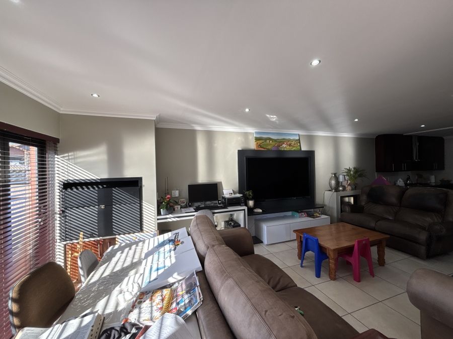2 Bedroom Property for Sale in Ebotse Golf Estate Gauteng