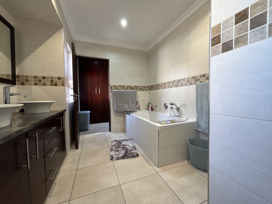 2 Bedroom Property for Sale in Ebotse Golf Estate Gauteng