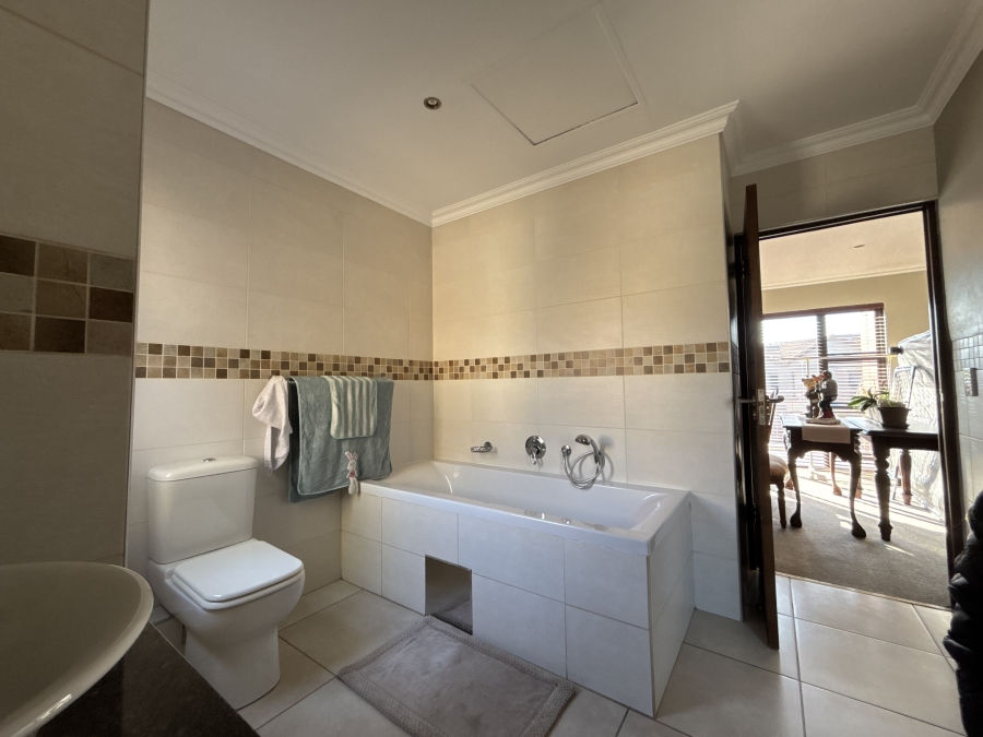 2 Bedroom Property for Sale in Ebotse Golf Estate Gauteng