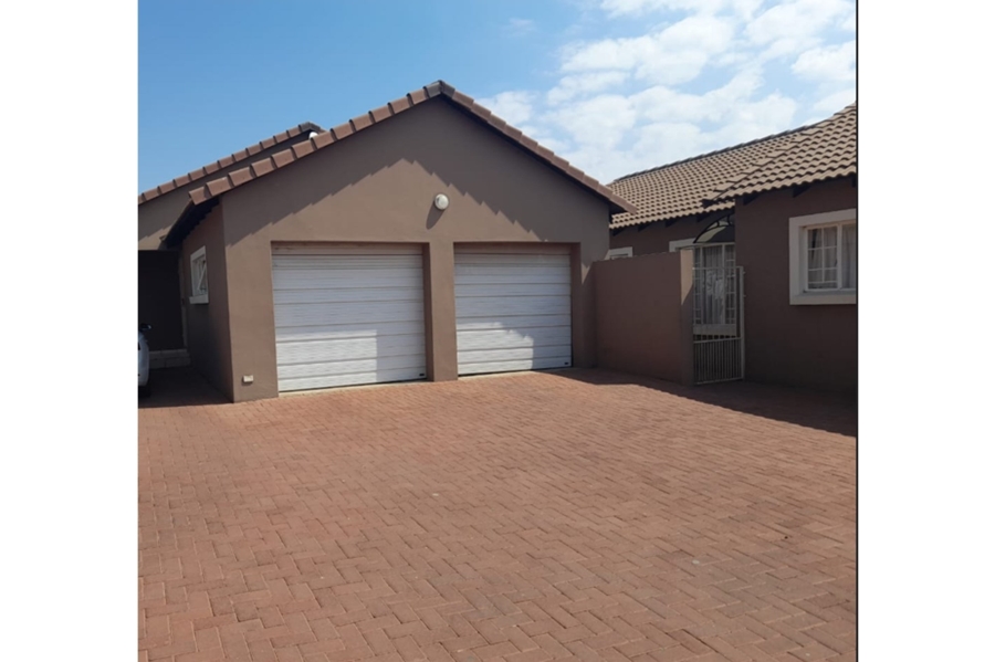3 Bedroom Property for Sale in Thatchfield Estate Gauteng