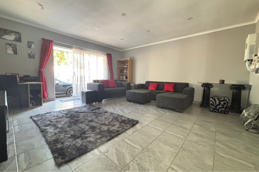 3 Bedroom Property for Sale in Thatchfield Estate Gauteng