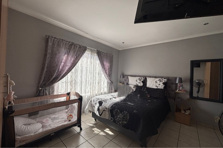 3 Bedroom Property for Sale in Thatchfield Estate Gauteng