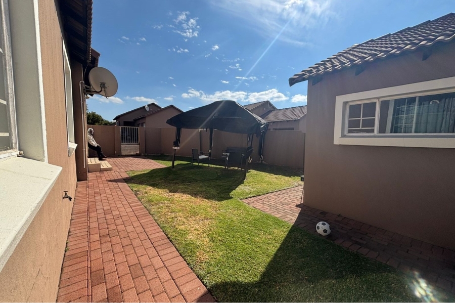 3 Bedroom Property for Sale in Thatchfield Estate Gauteng