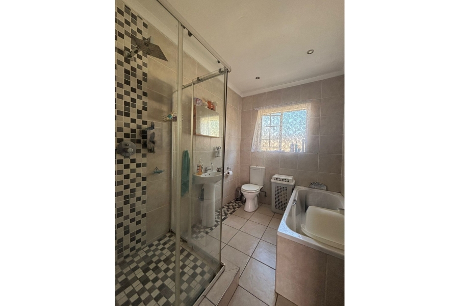 3 Bedroom Property for Sale in Thatchfield Estate Gauteng