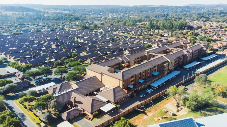 1 Bedroom Property for Sale in Eldoraigne Gauteng