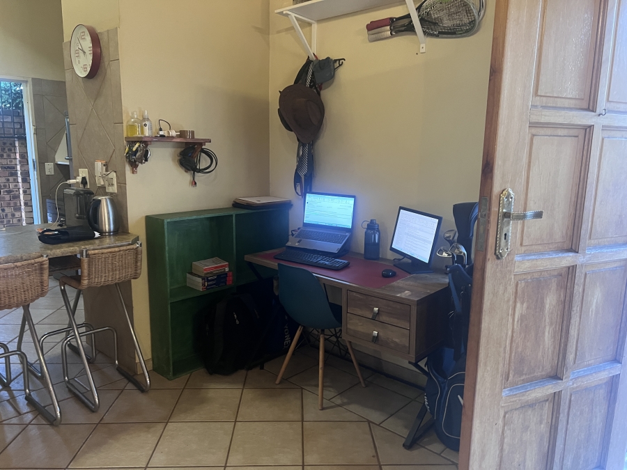 2 Bedroom Property for Sale in Faerie Glen Gauteng