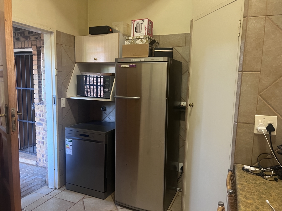 2 Bedroom Property for Sale in Faerie Glen Gauteng