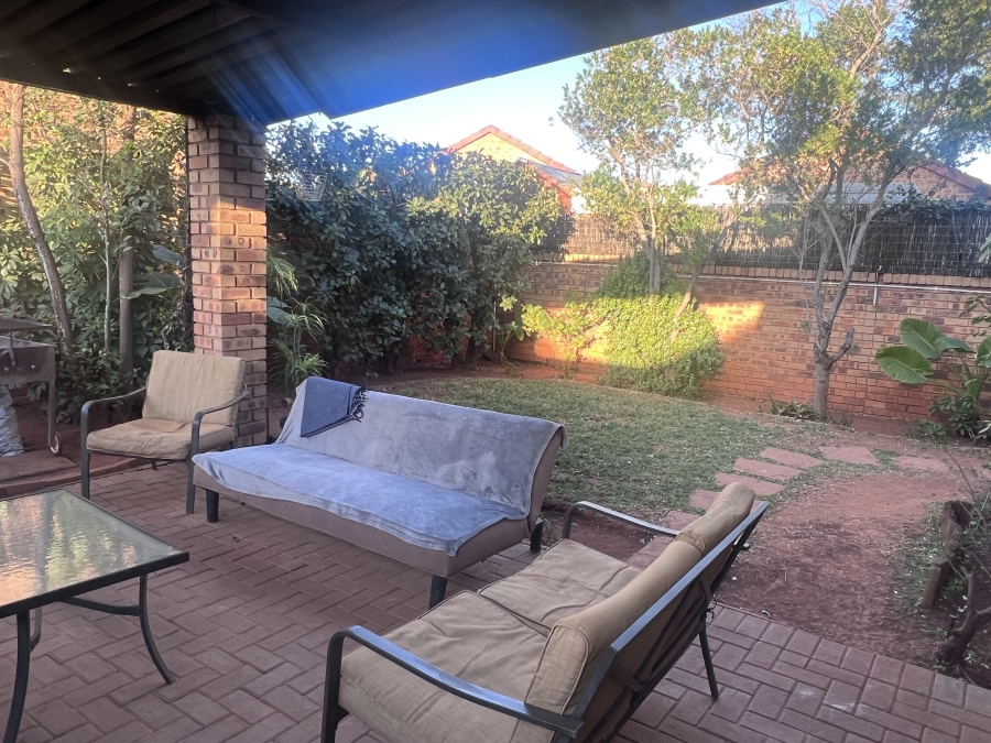 2 Bedroom Property for Sale in Faerie Glen Gauteng