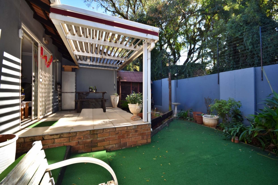 2 Bedroom Property for Sale in Sonneglans Gauteng