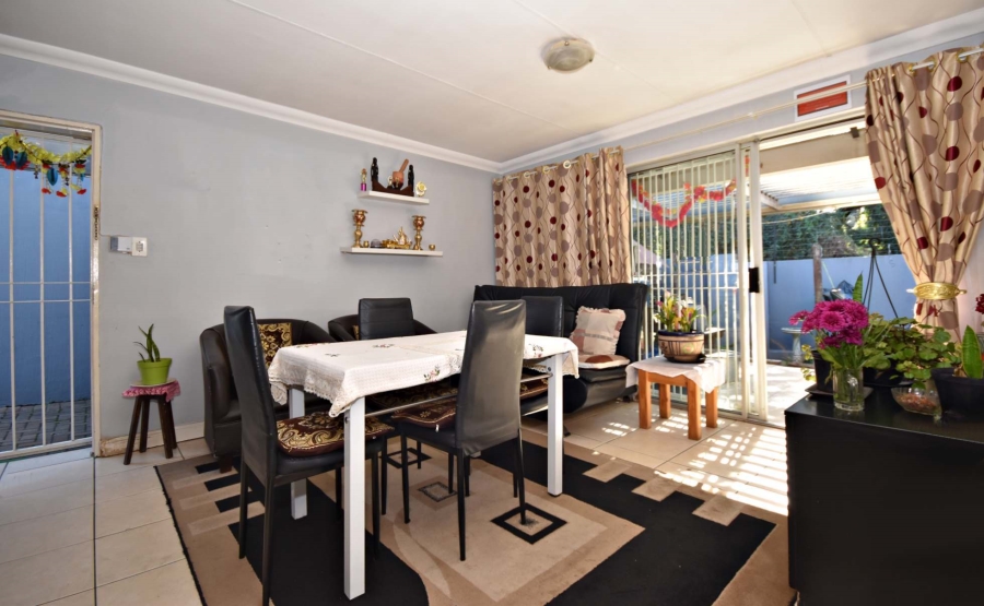 2 Bedroom Property for Sale in Sonneglans Gauteng
