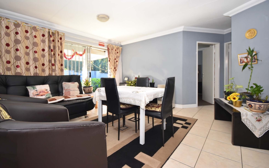 2 Bedroom Property for Sale in Sonneglans Gauteng