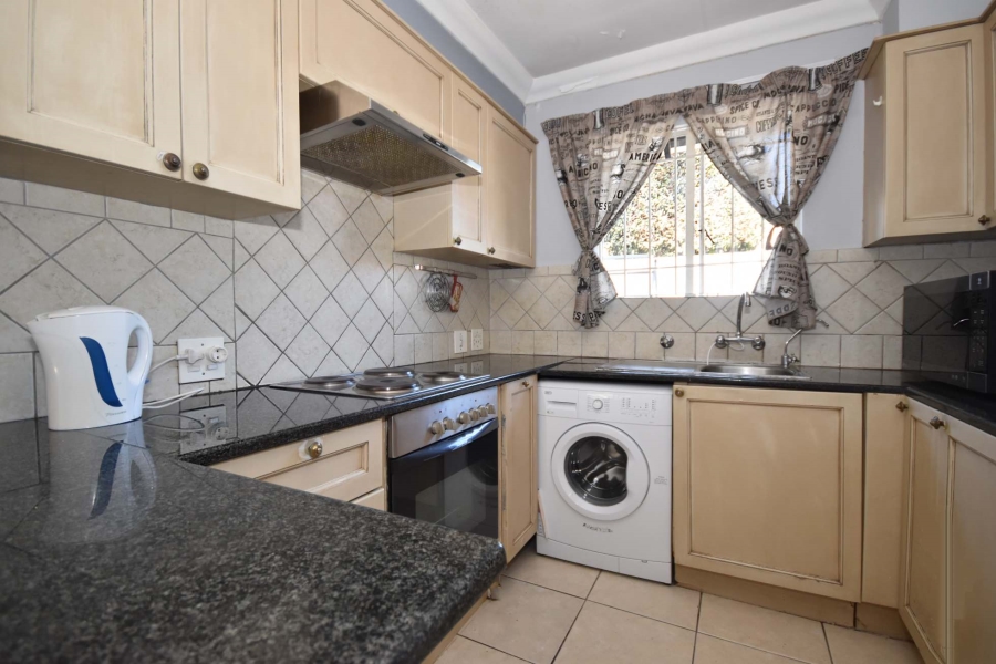 2 Bedroom Property for Sale in Sonneglans Gauteng