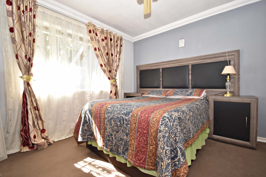 2 Bedroom Property for Sale in Sonneglans Gauteng
