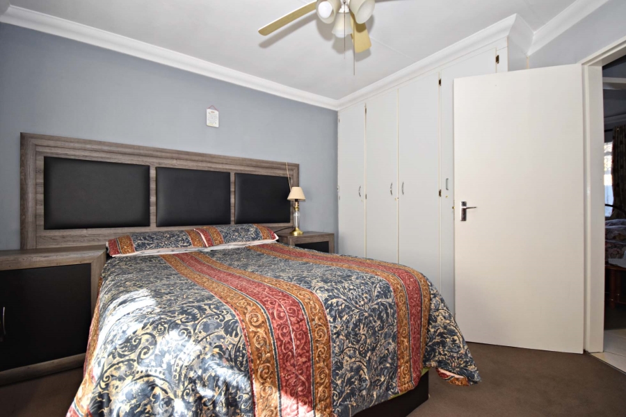 2 Bedroom Property for Sale in Sonneglans Gauteng