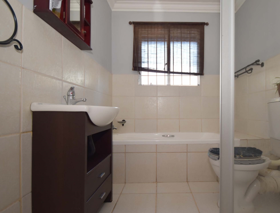 2 Bedroom Property for Sale in Sonneglans Gauteng