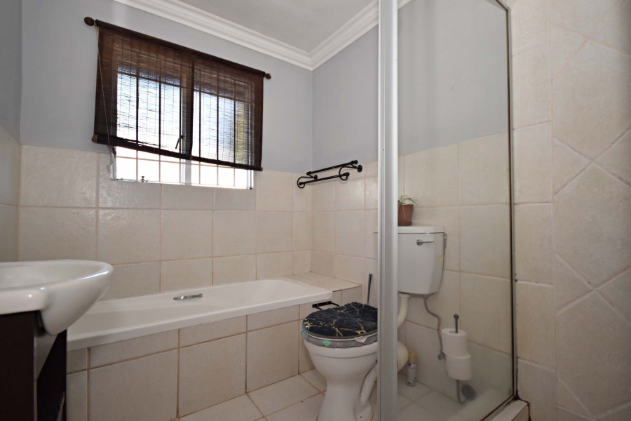 2 Bedroom Property for Sale in Sonneglans Gauteng