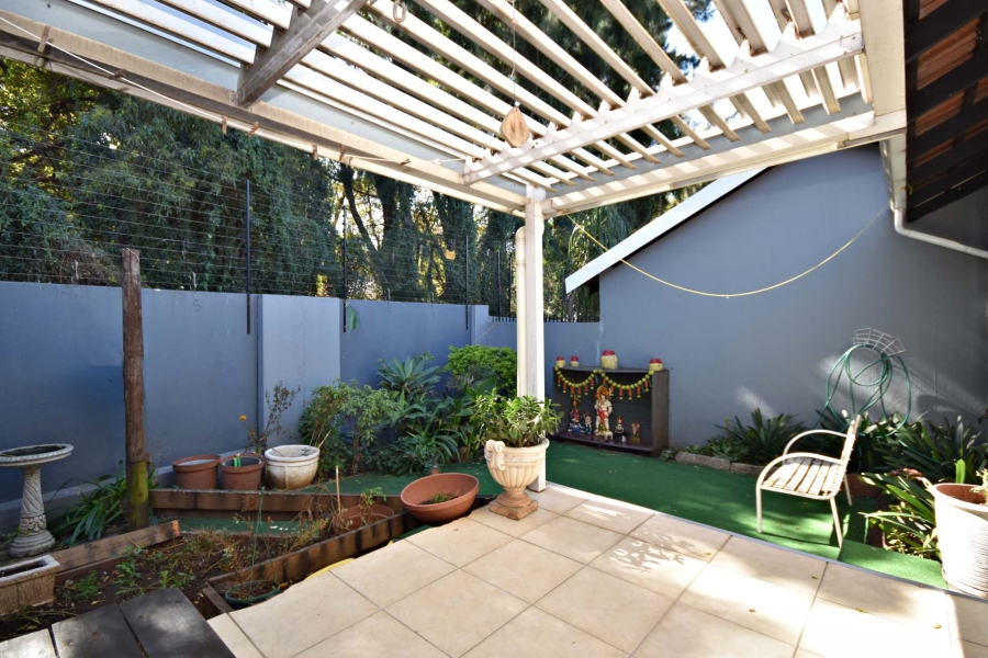 2 Bedroom Property for Sale in Sonneglans Gauteng
