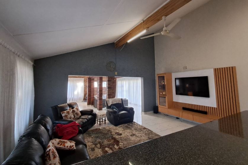 6 Bedroom Property for Sale in Mayfield Park Gauteng