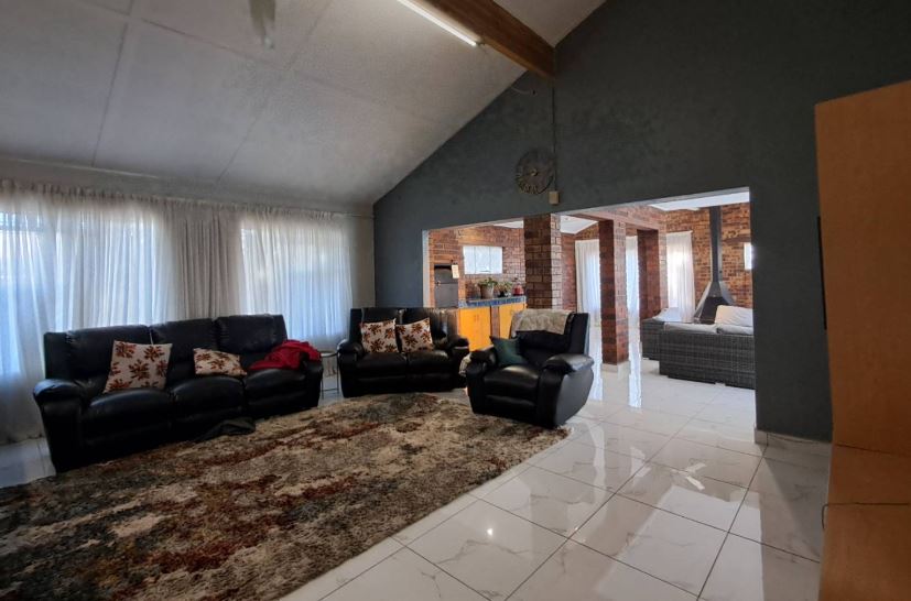 6 Bedroom Property for Sale in Mayfield Park Gauteng