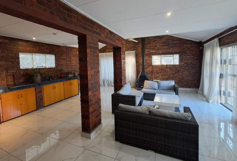 6 Bedroom Property for Sale in Mayfield Park Gauteng