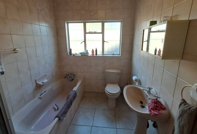 6 Bedroom Property for Sale in Mayfield Park Gauteng