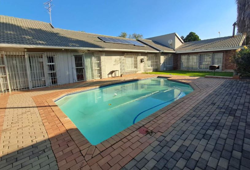 6 Bedroom Property for Sale in Mayfield Park Gauteng