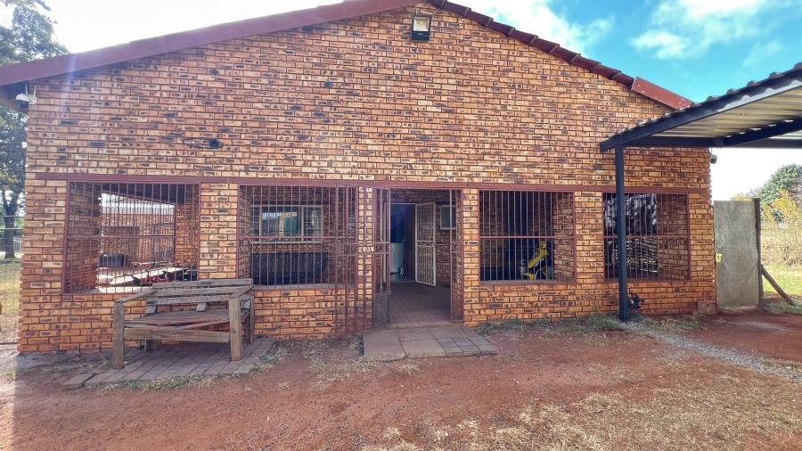 3 Bedroom Property for Sale in Tarlton Gauteng
