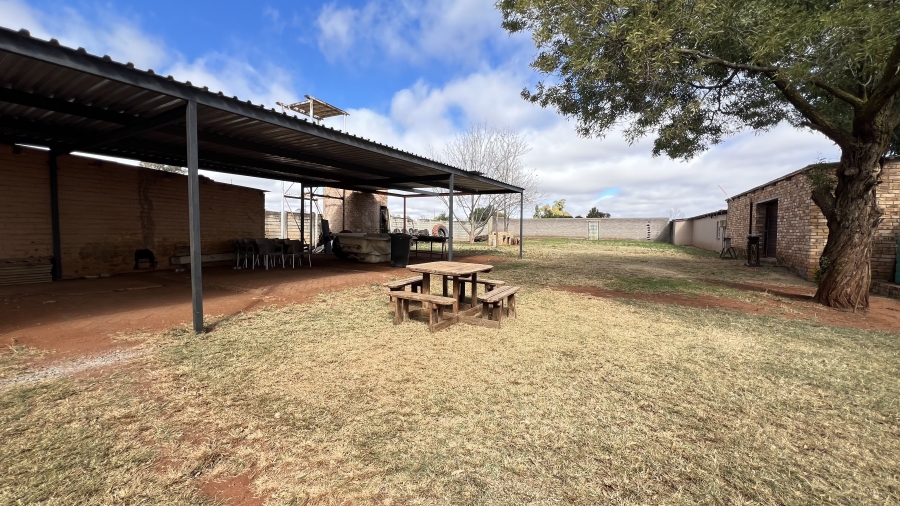 3 Bedroom Property for Sale in Tarlton Gauteng
