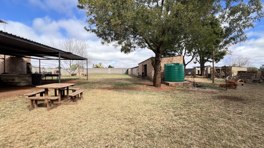 3 Bedroom Property for Sale in Tarlton Gauteng