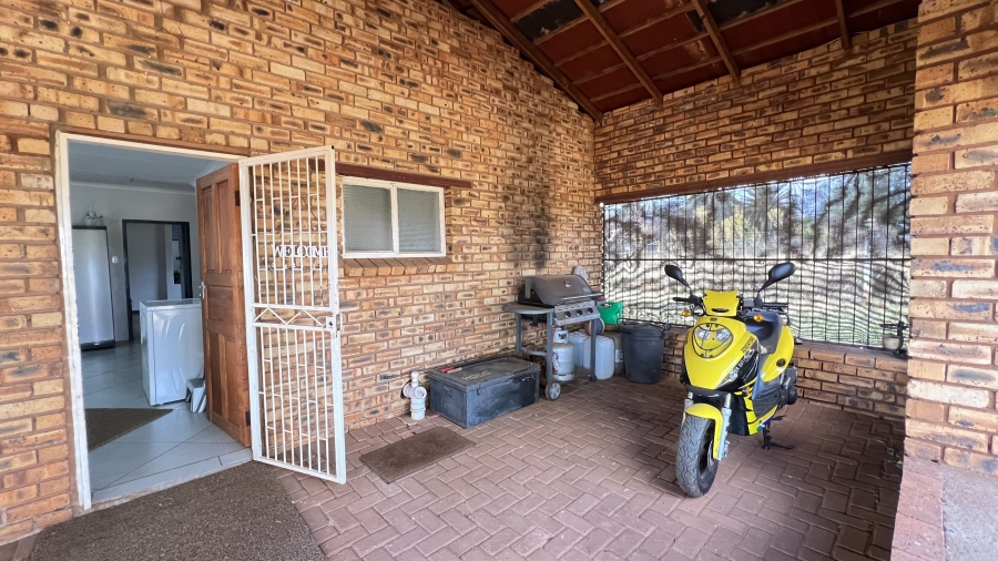 3 Bedroom Property for Sale in Tarlton Gauteng
