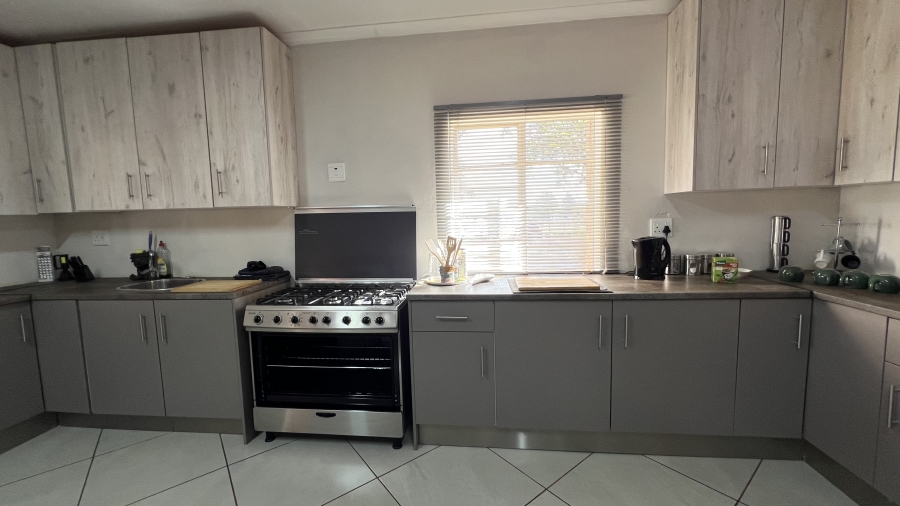 3 Bedroom Property for Sale in Tarlton Gauteng