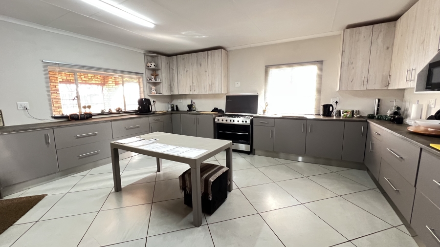 3 Bedroom Property for Sale in Tarlton Gauteng