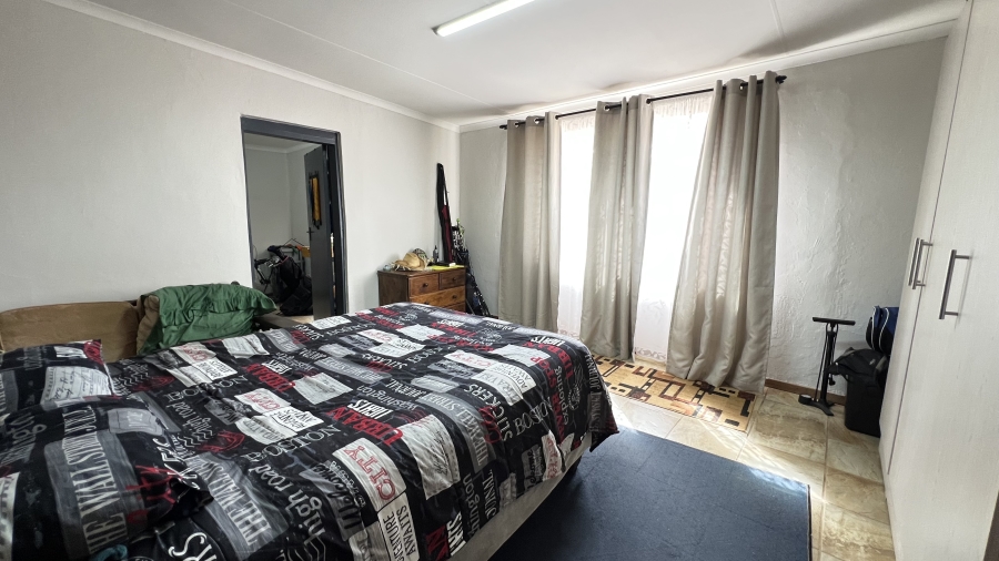 3 Bedroom Property for Sale in Tarlton Gauteng