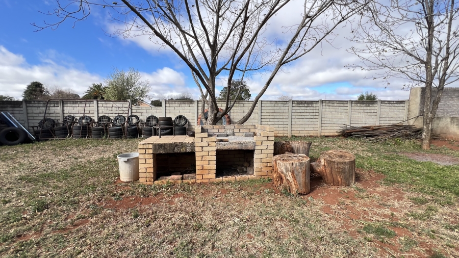 3 Bedroom Property for Sale in Tarlton Gauteng