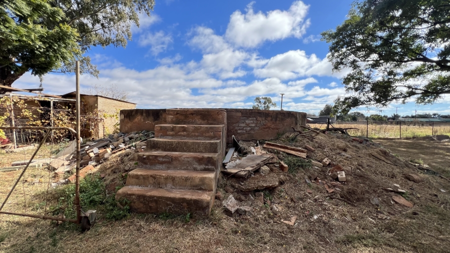 3 Bedroom Property for Sale in Tarlton Gauteng