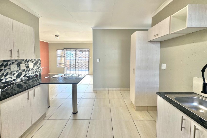 3 Bedroom Property for Sale in Roseacre Gauteng