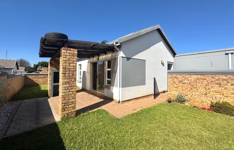 3 Bedroom Property for Sale in Roseacre Gauteng