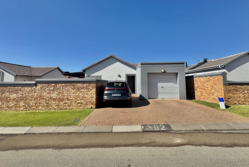 3 Bedroom Property for Sale in Roseacre Gauteng