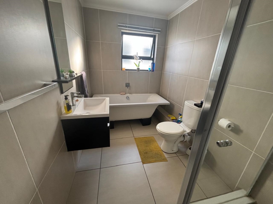 2 Bedroom Property for Sale in Greenstone Hill Gauteng
