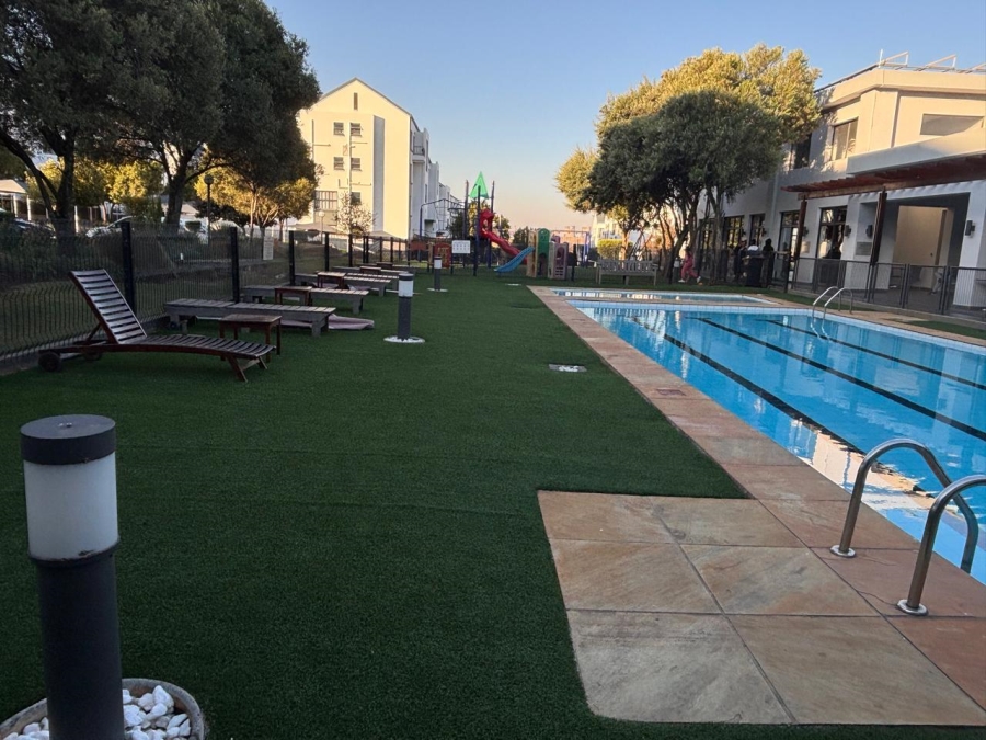 2 Bedroom Property for Sale in Greenstone Hill Gauteng