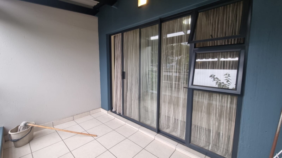 2 Bedroom Property for Sale in Greenstone Gate Gauteng