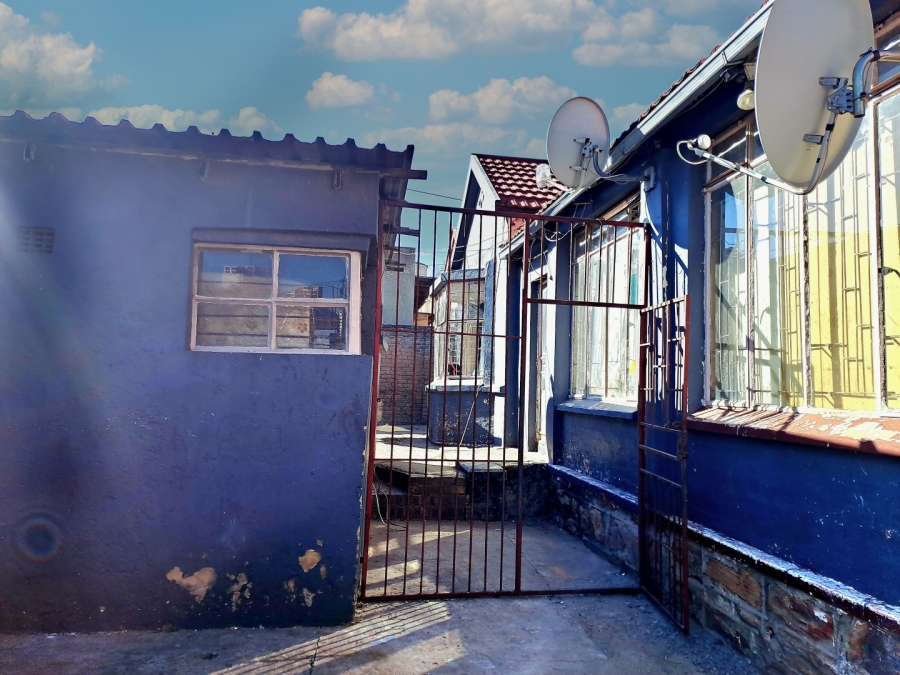8 Bedroom Property for Sale in Yeoville Gauteng