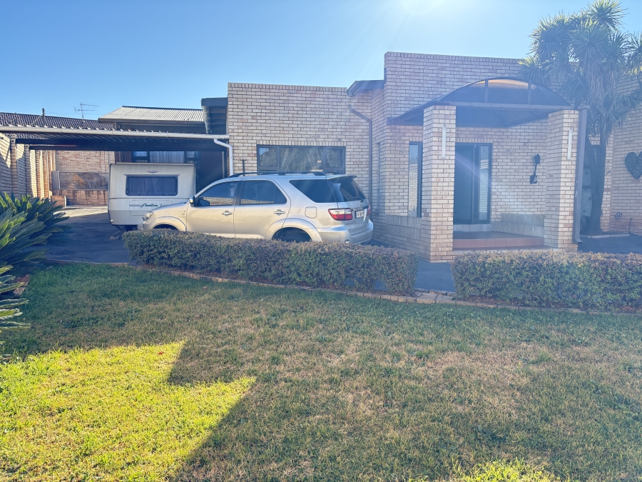 4 Bedroom Property for Sale in Roodepoort West Gauteng