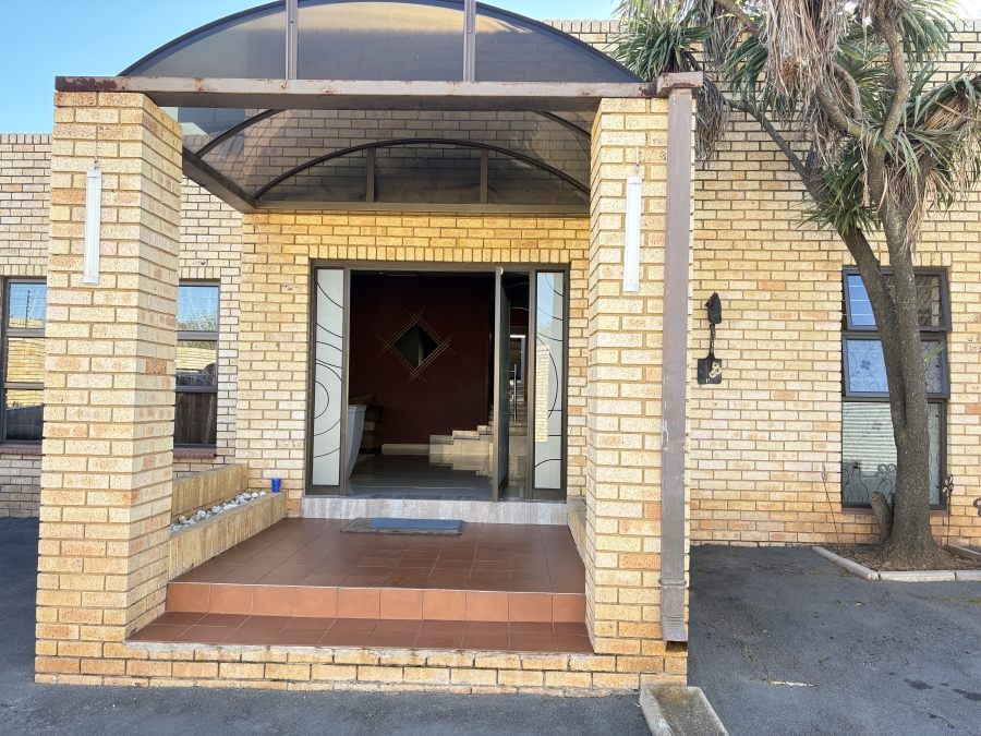 4 Bedroom Property for Sale in Roodepoort West Gauteng
